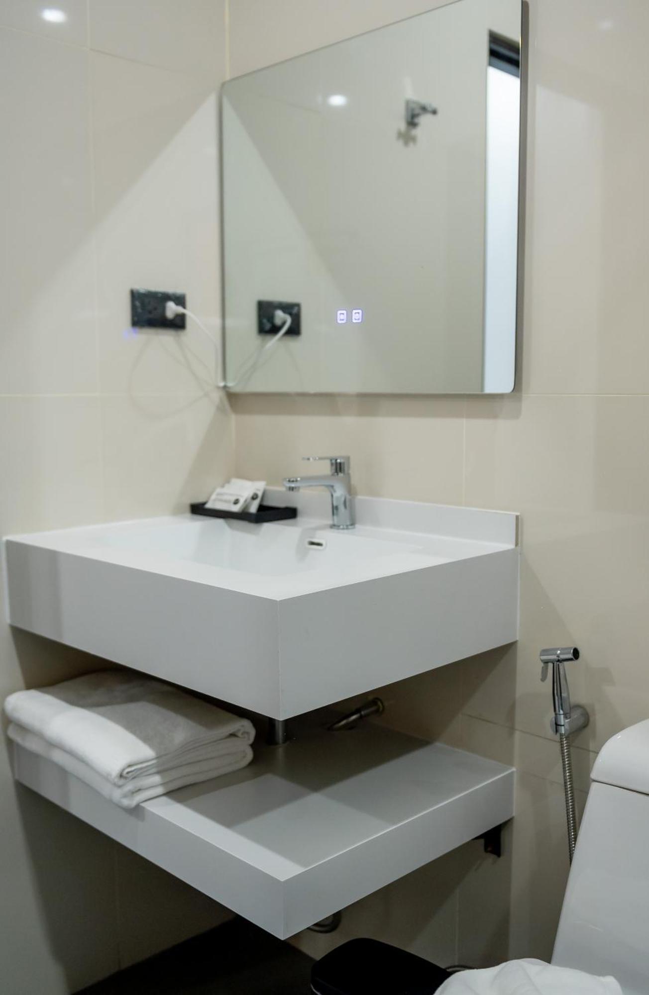 Tobedzz Hotel Ranong Exterior foto